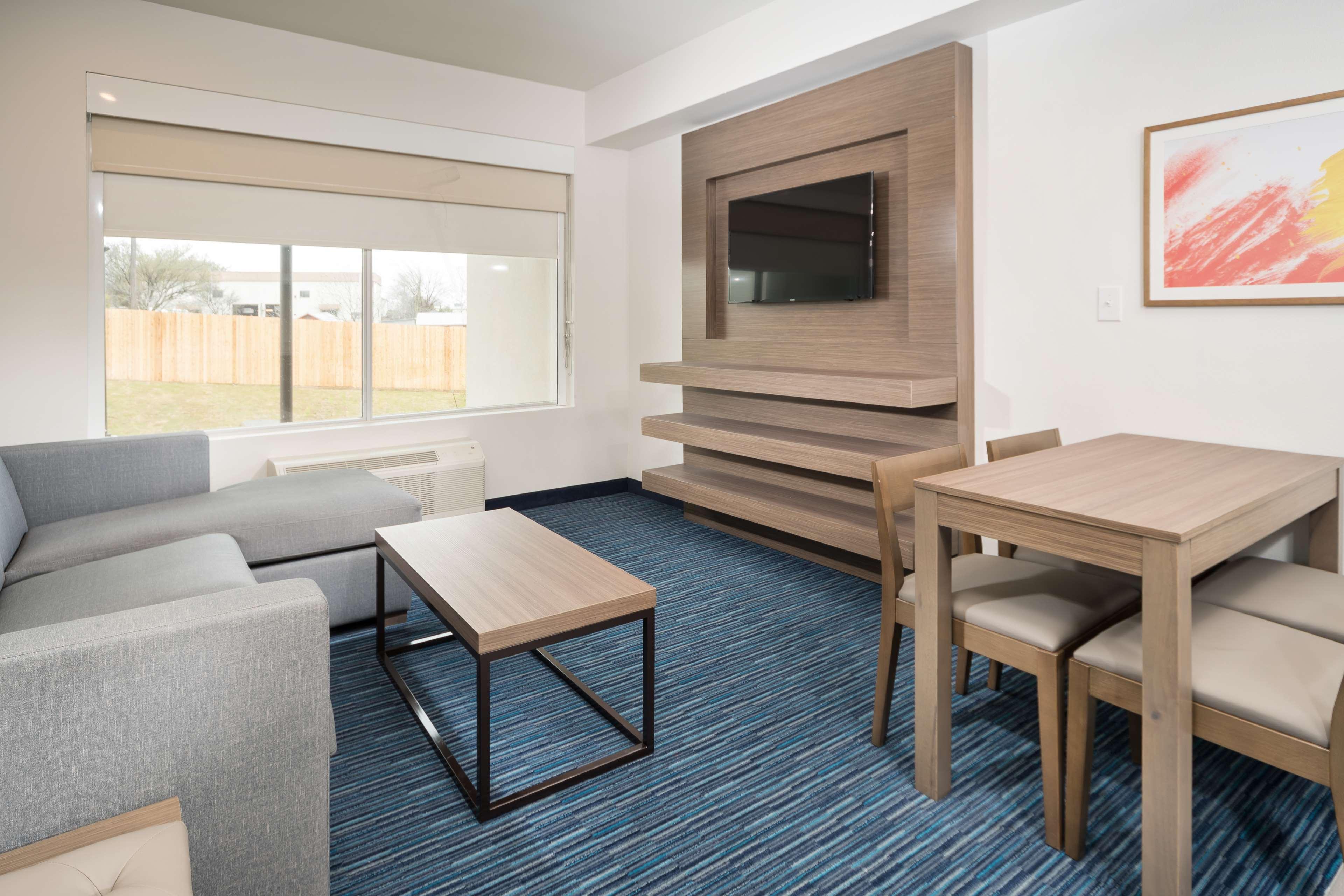 Best Western Plus Drayton Valley All Suites Eksteriør billede