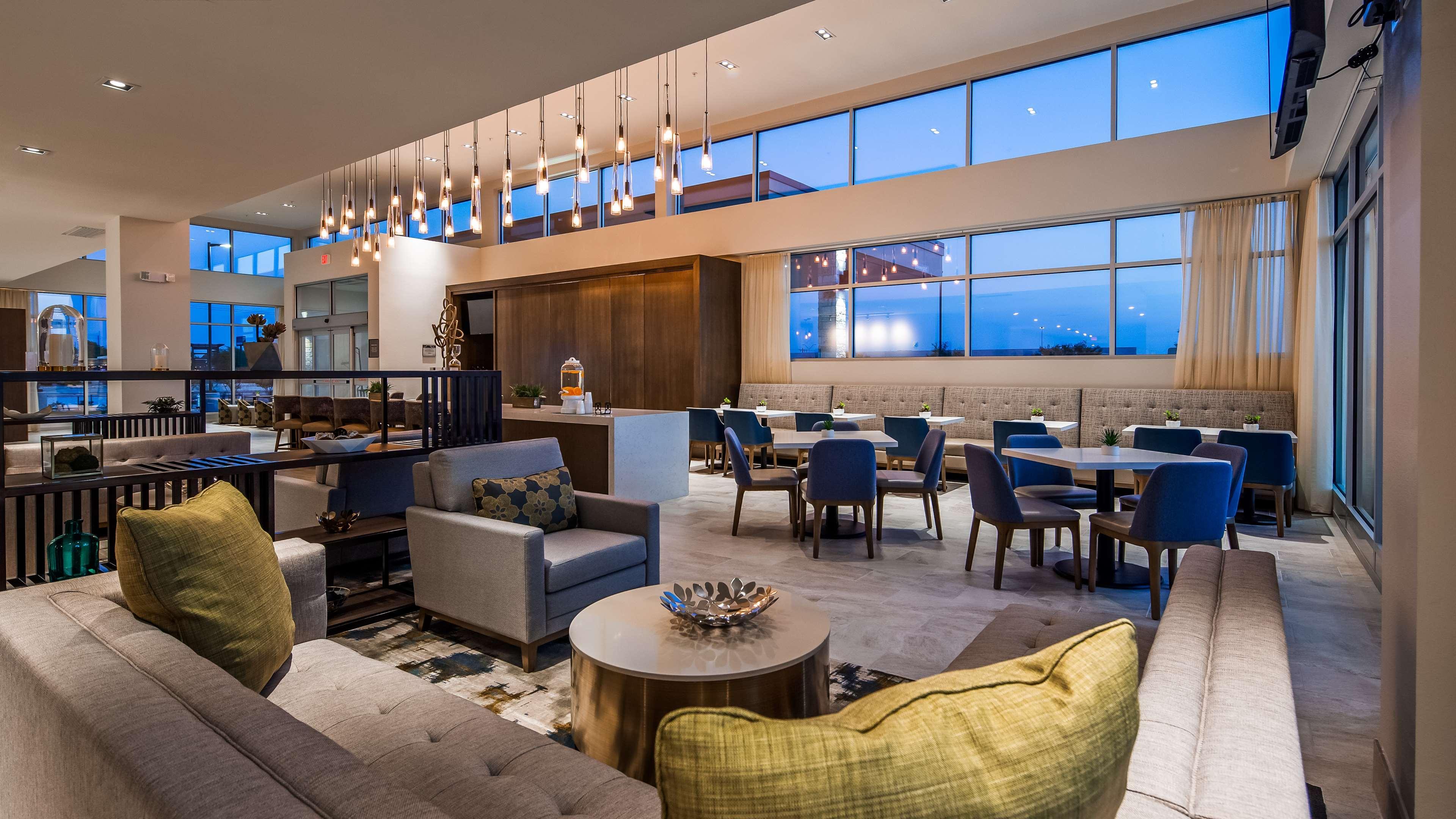 Best Western Plus Drayton Valley All Suites Eksteriør billede