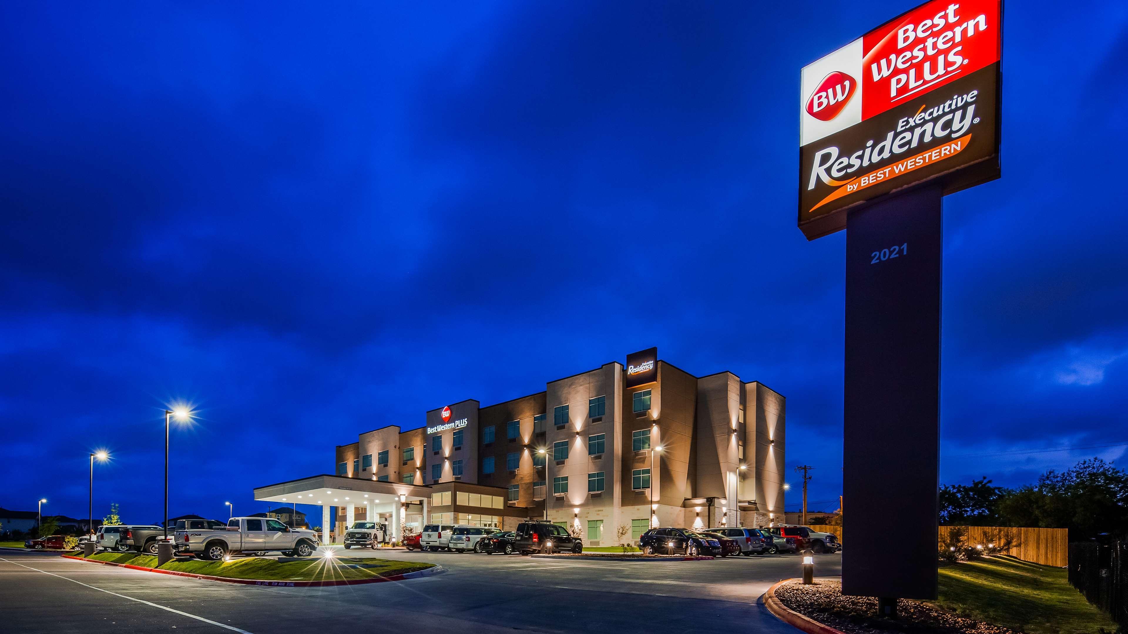 Best Western Plus Drayton Valley All Suites Eksteriør billede